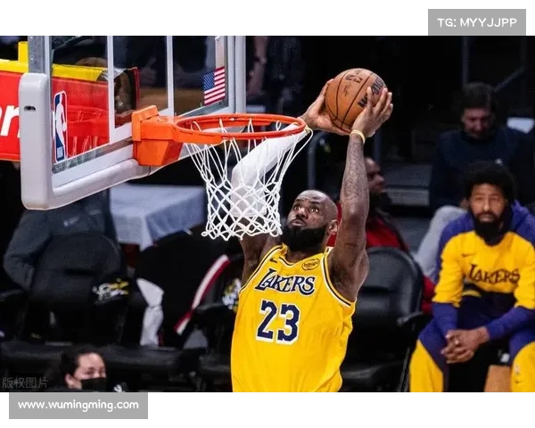 詹姆斯NBA季后赛赛场场均高分闪耀领袖魅力湖人虽败犹荣表现惊艳